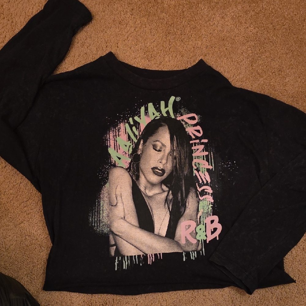 Aaliyah Black Graphic Long Sleeve Top